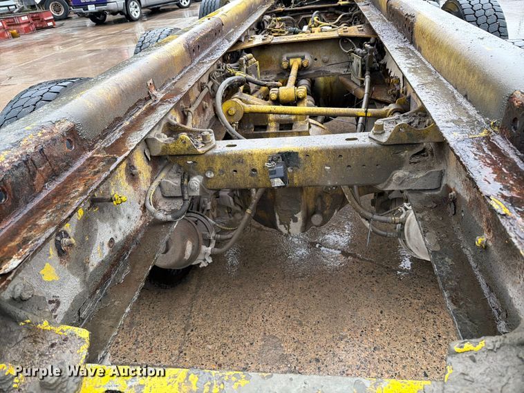 image for item FK0270 2005 Kenworth W900 truck cab and chassis