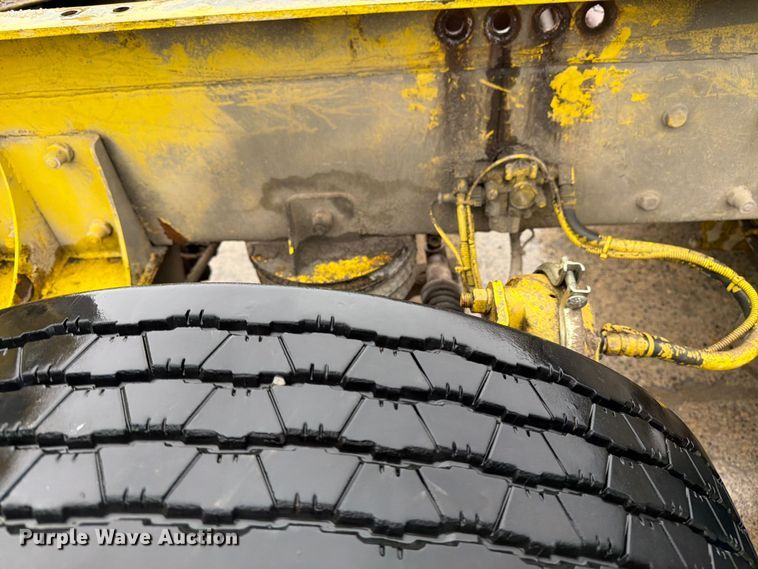 image for item FK0270 2005 Kenworth W900 truck cab and chassis