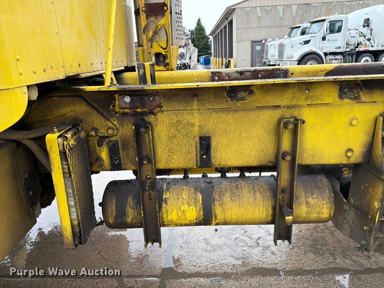 image for item FK0270 2005 Kenworth W900 truck cab and chassis