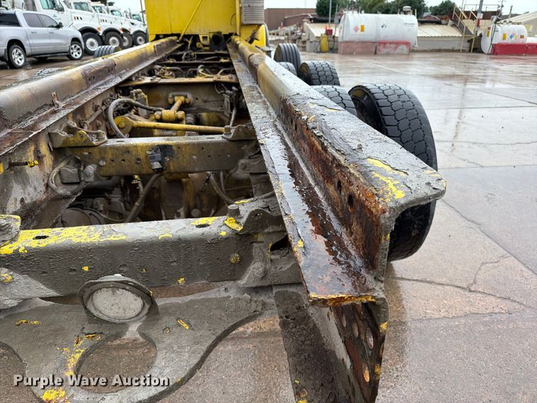 image for item FK0270 2005 Kenworth W900 truck cab and chassis