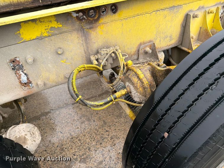 image for item FK0270 2005 Kenworth W900 truck cab and chassis