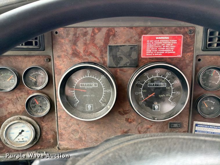 image for item FK0270 2005 Kenworth W900 truck cab and chassis