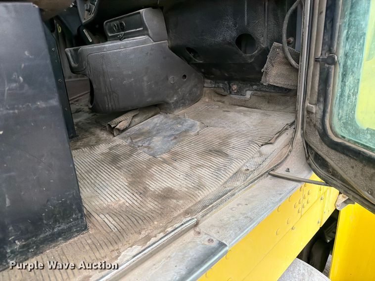 image for item FK0270 2005 Kenworth W900 truck cab and chassis