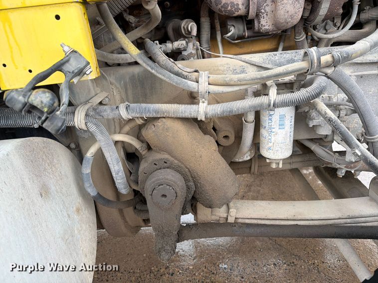 image for item FK0270 2005 Kenworth W900 truck cab and chassis