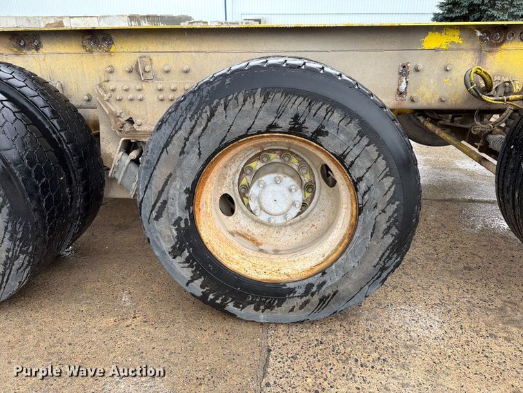 image for item FK0270 2005 Kenworth W900 truck cab and chassis