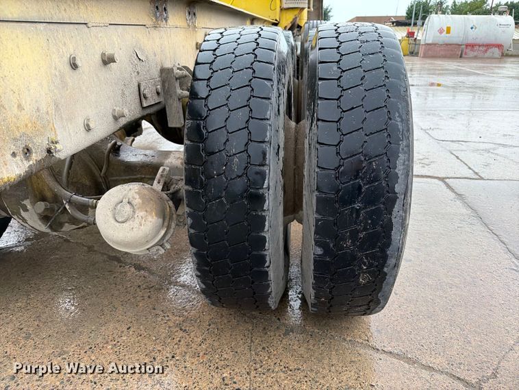 image for item FK0270 2005 Kenworth W900 truck cab and chassis