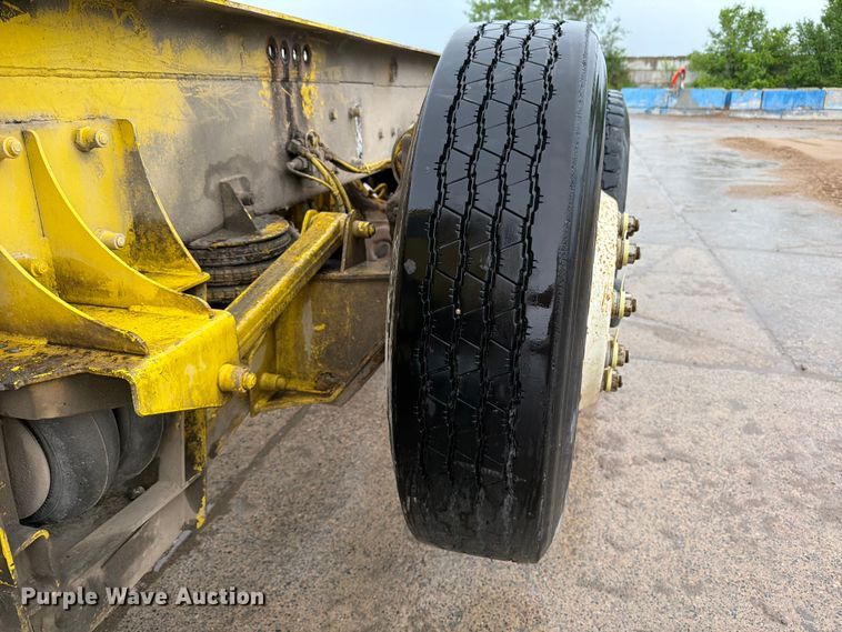 image for item FK0270 2005 Kenworth W900 truck cab and chassis