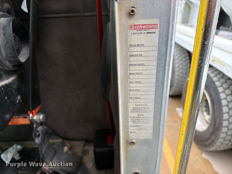 image for item FK0270 2005 Kenworth W900 truck cab and chassis