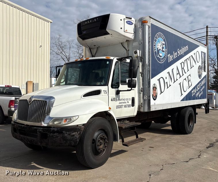 image for item FK1081 2004 International 4300  refrigerated truck