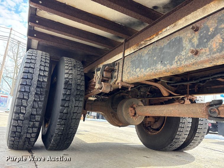 image for item FK1081 2004 International 4300  refrigerated truck