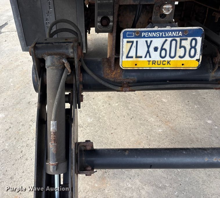 image for item FK1081 2004 International 4300  refrigerated truck