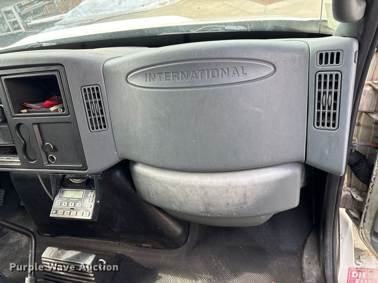 image for item FK1081 2004 International 4300  refrigerated truck