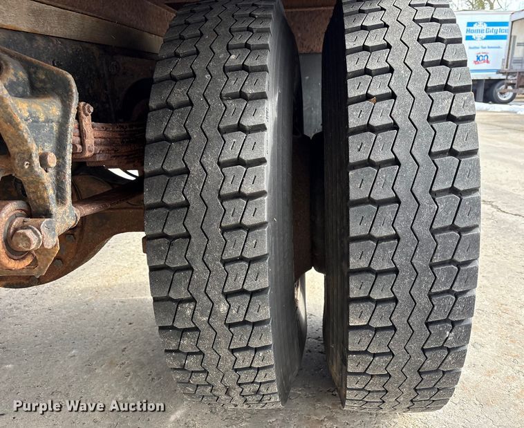 image for item FK1081 2004 International 4300  refrigerated truck