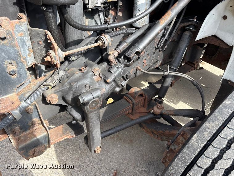 image for item FK1082 2001 International 4700 refrigerated truck