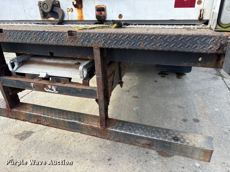 image for item FK1082 2001 International 4700 refrigerated truck