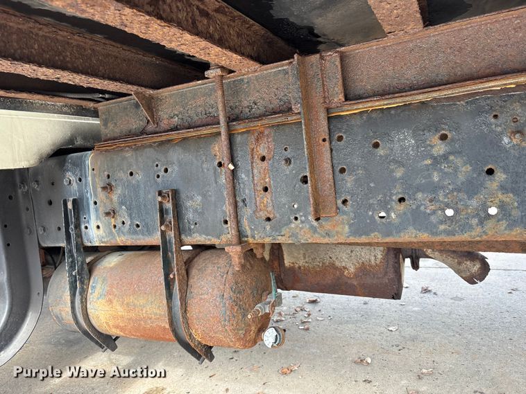 image for item FK1082 2001 International 4700 refrigerated truck