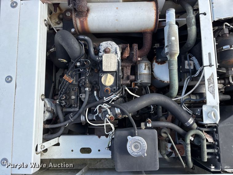 image for item FK1082 2001 International 4700 refrigerated truck