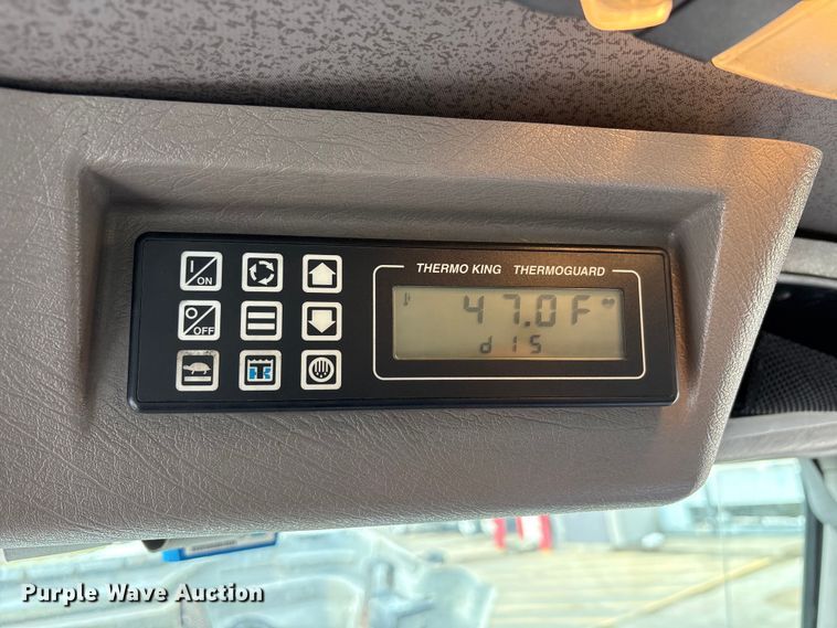 image for item FK1082 2001 International 4700 refrigerated truck