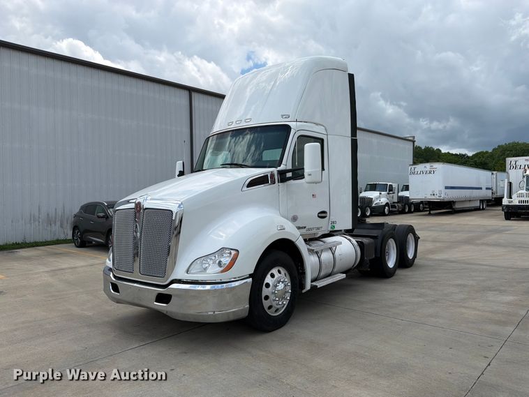 image for item FK3030 2016 Kenworth T680 semi truck