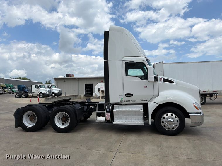 image for item FK3030 2016 Kenworth T680 semi truck