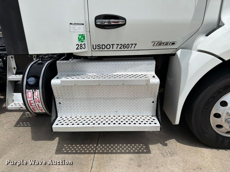 image for item FK3030 2016 Kenworth T680 semi truck
