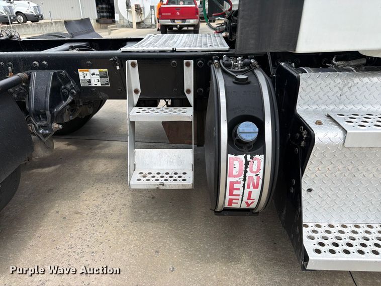 image for item FK3030 2016 Kenworth T680 semi truck