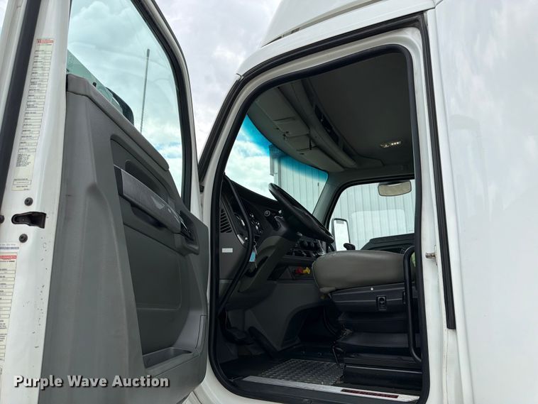 image for item FK3030 2016 Kenworth T680 semi truck