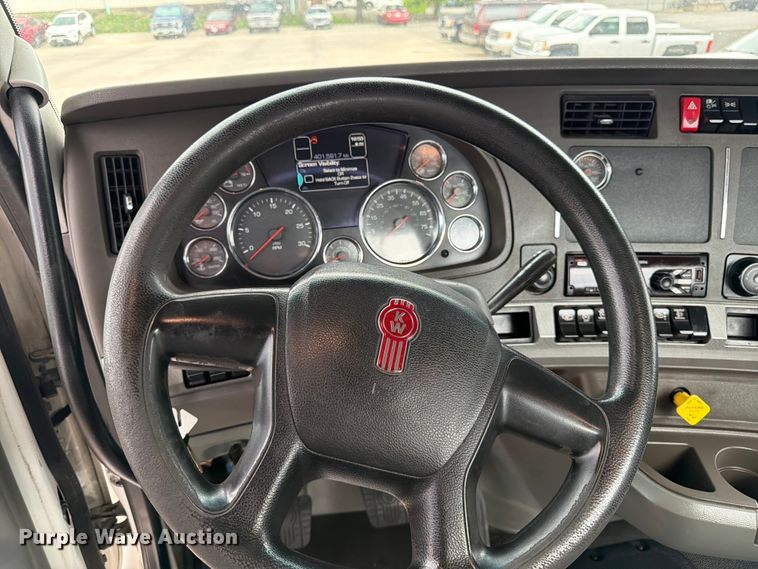 image for item FK3030 2016 Kenworth T680 semi truck