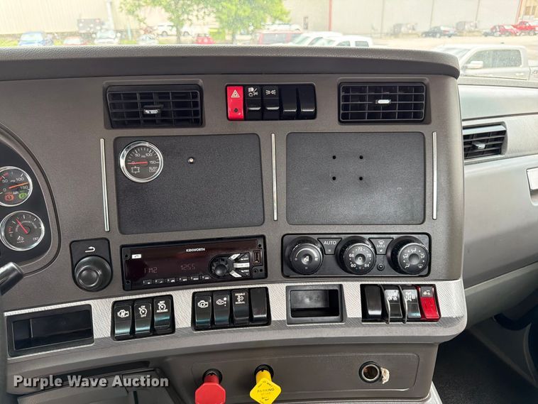 image for item FK3030 2016 Kenworth T680 semi truck