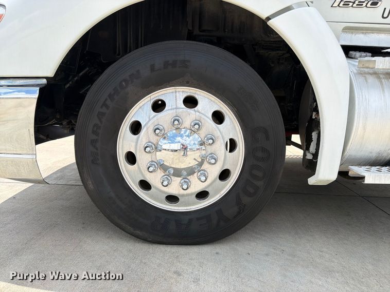 image for item FK3030 2016 Kenworth T680 semi truck