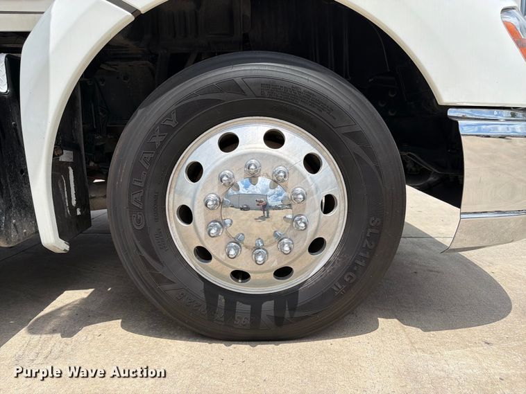 image for item FK3030 2016 Kenworth T680 semi truck