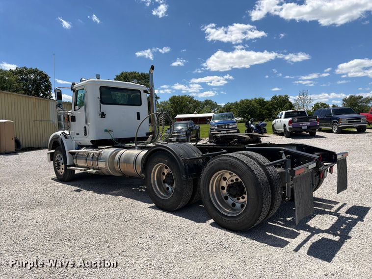 image for item FK3039 2018 International HX620 semi truck