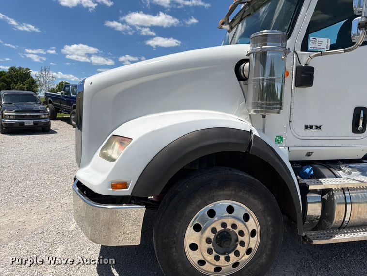 image for item FK3039 2018 International HX620 semi truck