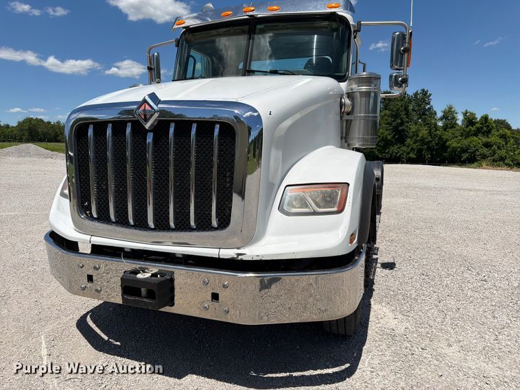 image for item FK3039 2018 International HX620 semi truck
