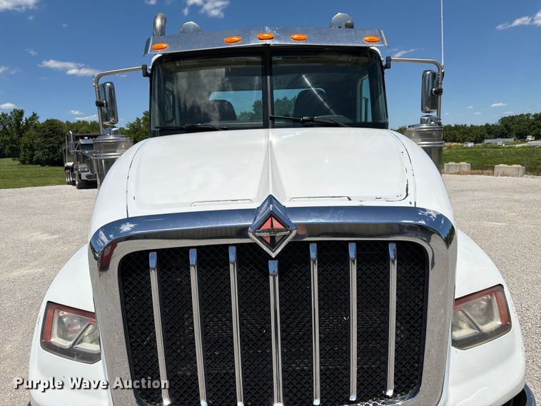 image for item FK3039 2018 International HX620 semi truck