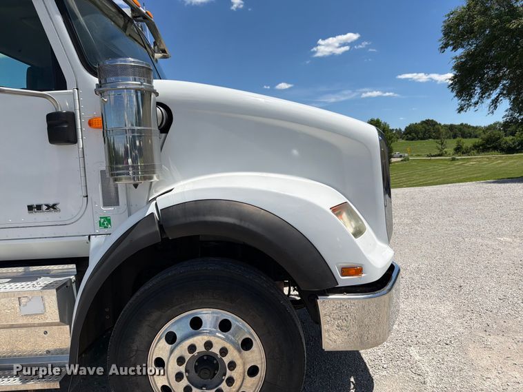image for item FK3039 2018 International HX620 semi truck
