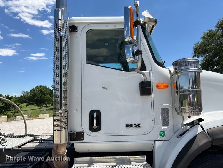 image for item FK3039 2018 International HX620 semi truck
