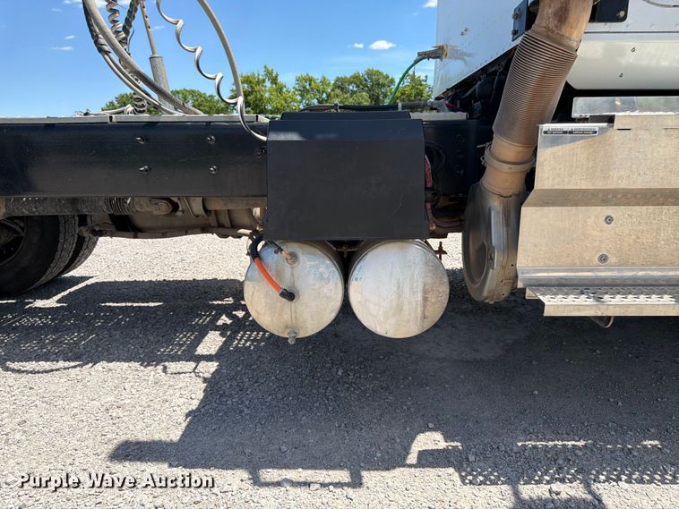 image for item FK3039 2018 International HX620 semi truck