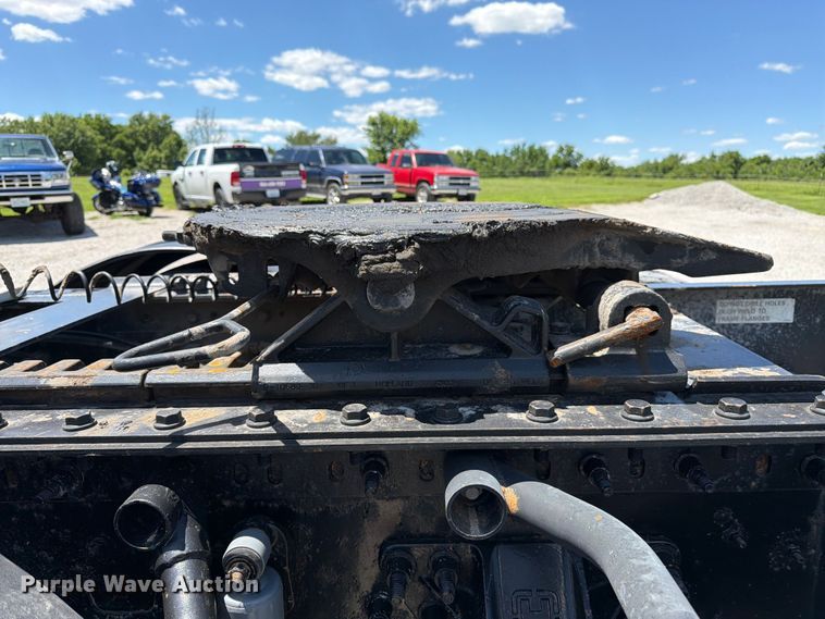image for item FK3039 2018 International HX620 semi truck