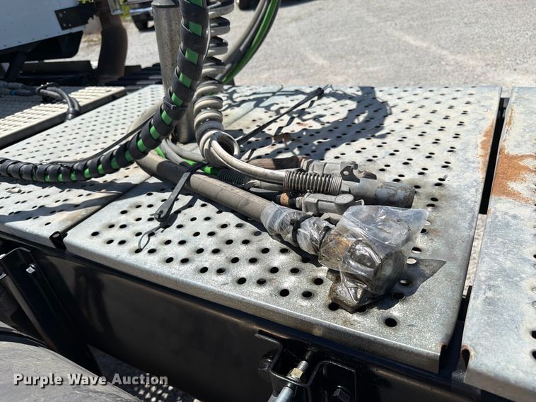 image for item FK3039 2018 International HX620 semi truck