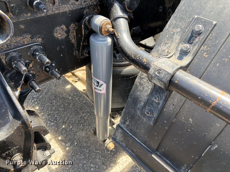 image for item FK3039 2018 International HX620 semi truck