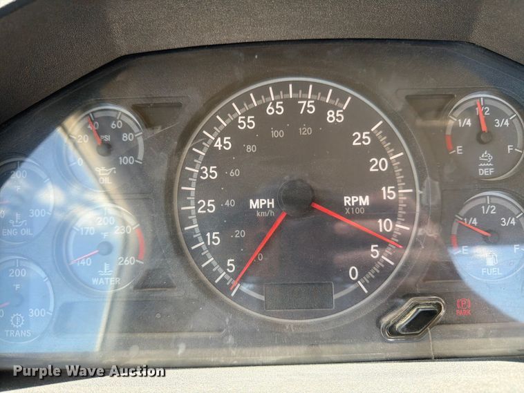 image for item FK3039 2018 International HX620 semi truck