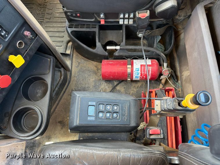 image for item FK3039 2018 International HX620 semi truck