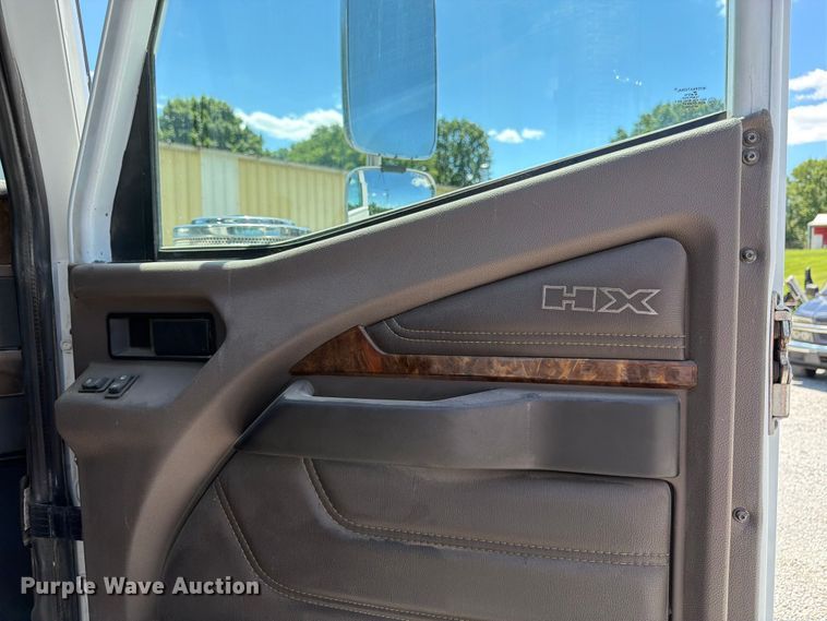 image for item FK3039 2018 International HX620 semi truck