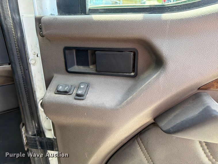 image for item FK3039 2018 International HX620 semi truck