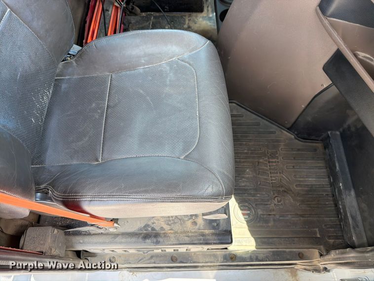 image for item FK3039 2018 International HX620 semi truck