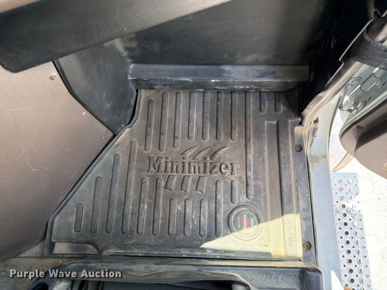 image for item FK3039 2018 International HX620 semi truck