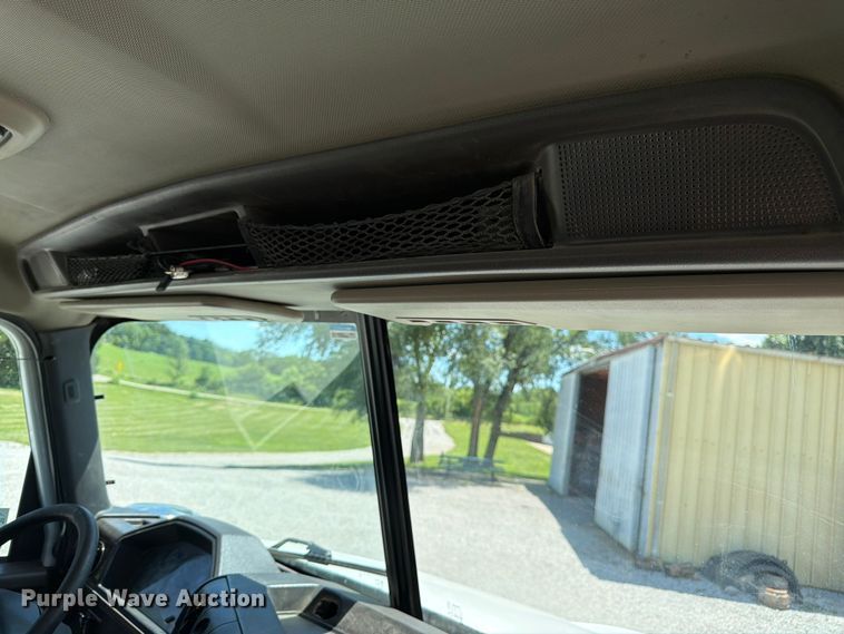 image for item FK3039 2018 International HX620 semi truck