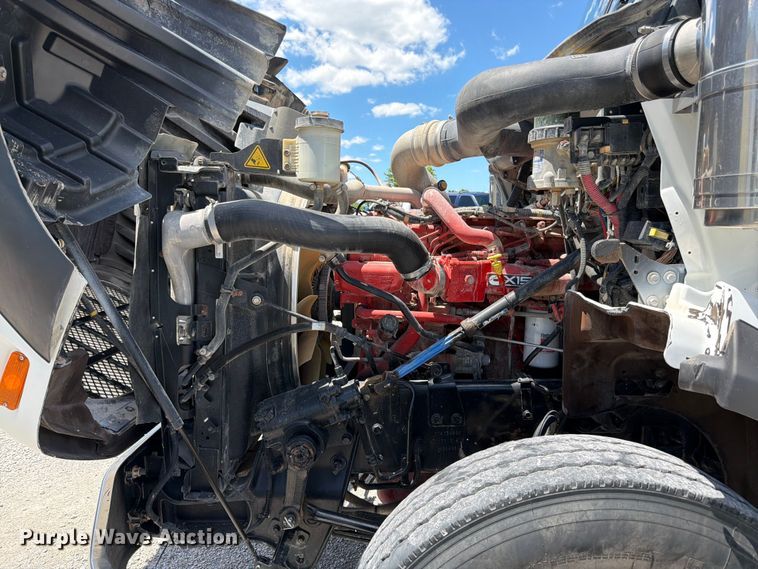 image for item FK3039 2018 International HX620 semi truck