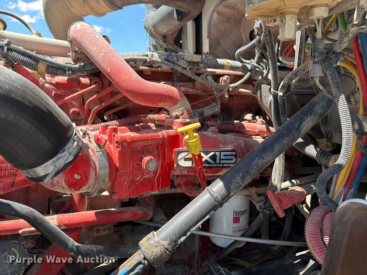 image for item FK3039 2018 International HX620 semi truck